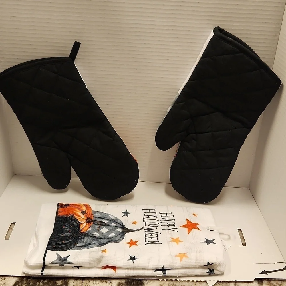 Halloween Kitchen Towles Pumpkins